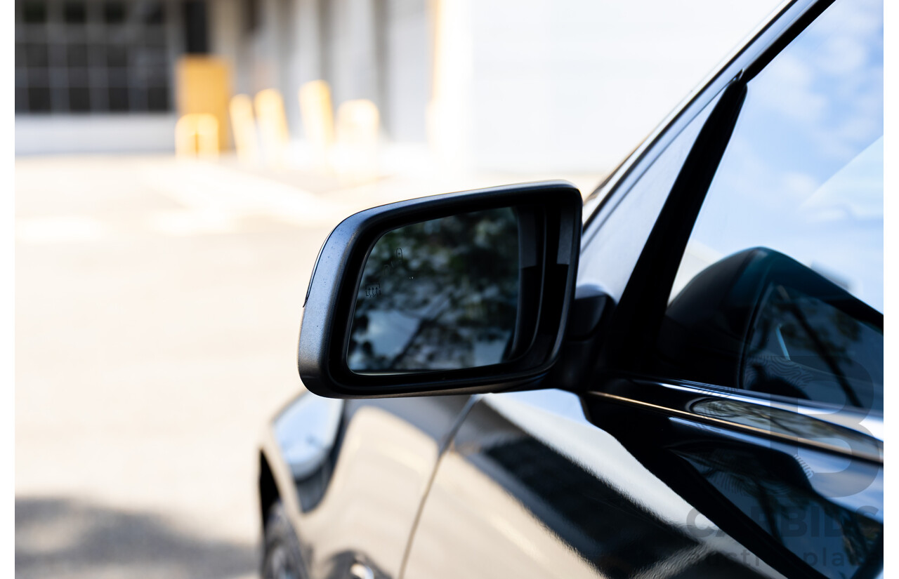 04/2017 Holden Calais V (RWD) VF II MY17 4d Sportwagon Regal Peacock Metallic V8 6.2L