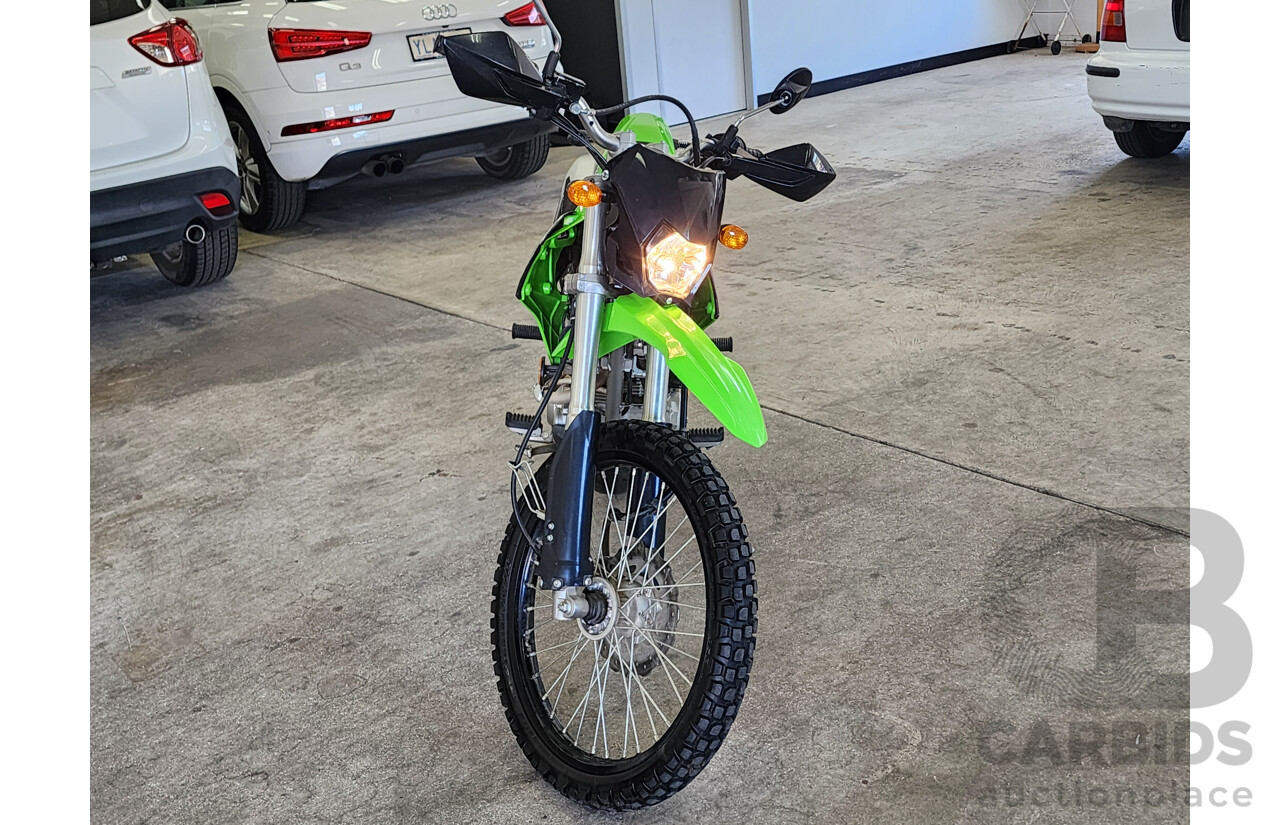 01/2017 Manual Kawasaki 150cc KLX150BF ENDURO Bike Green