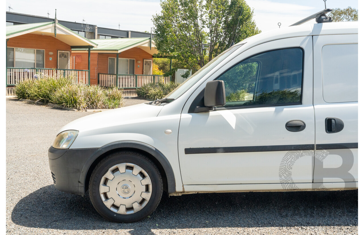 4/2011 Holden Combo XC MY10 Van White 1.4L