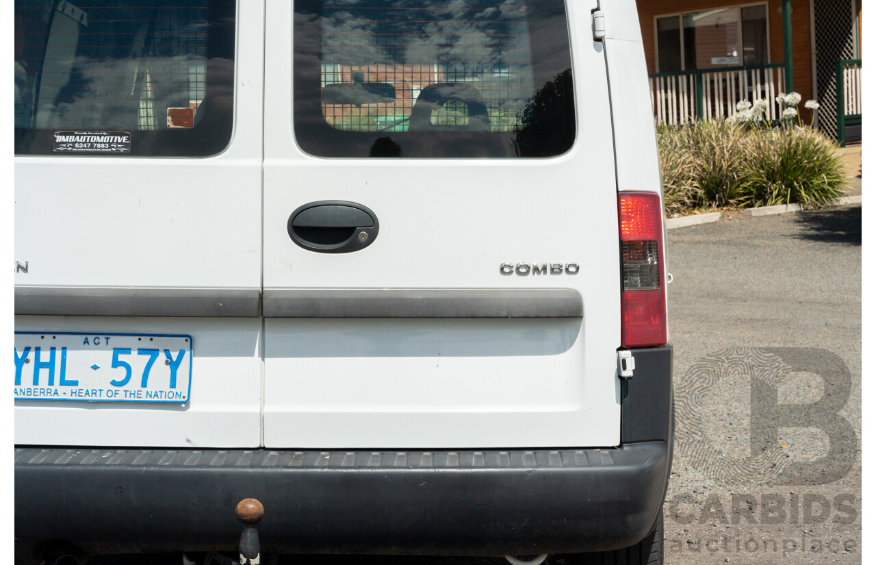 4/2011 Holden Combo XC MY10 Van White 1.4L