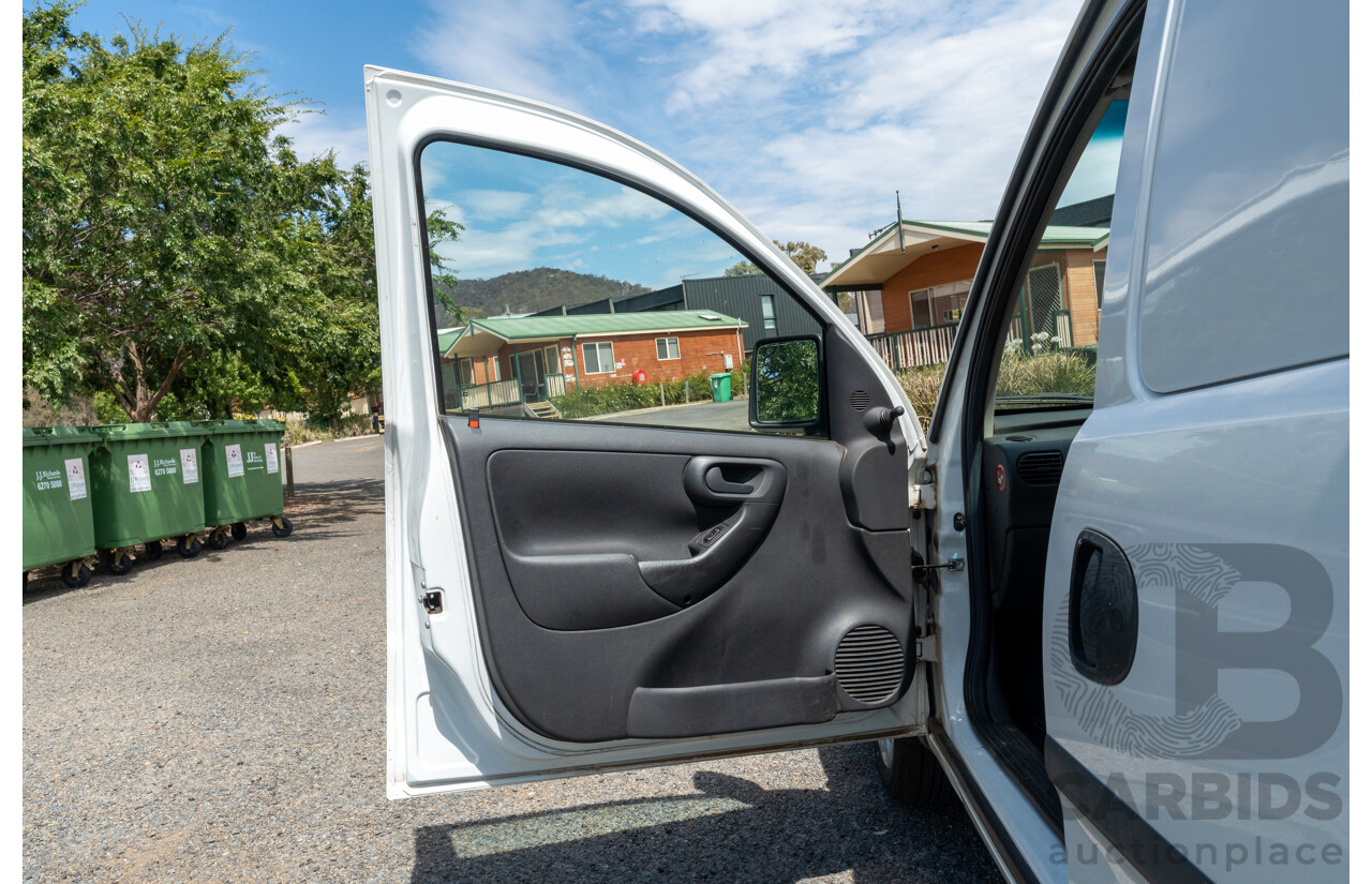 4/2011 Holden Combo XC MY10 Van White 1.4L