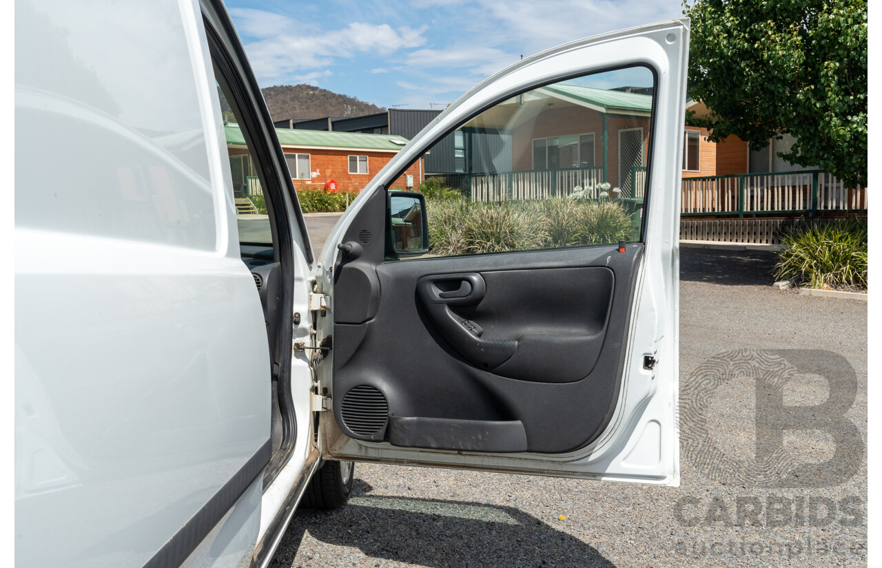 4/2011 Holden Combo XC MY10 Van White 1.4L