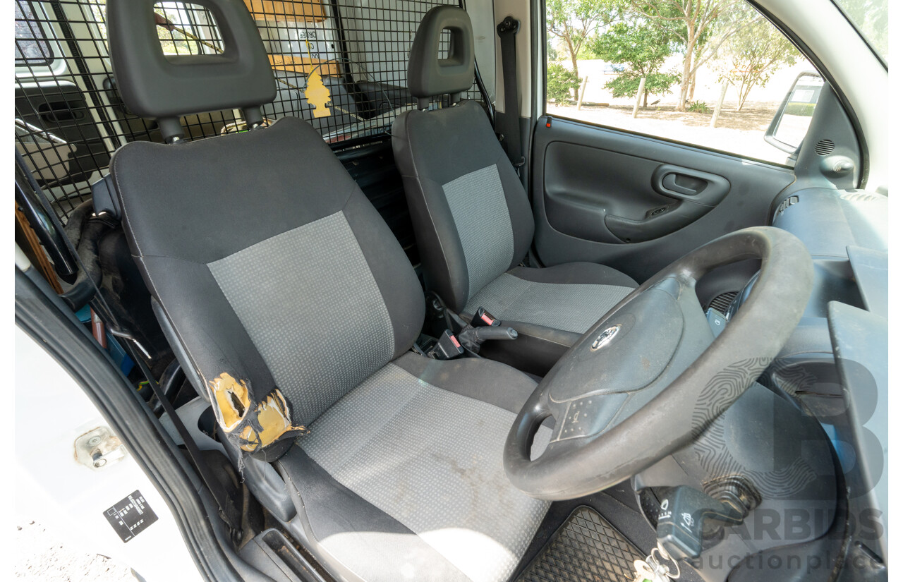 4/2011 Holden Combo XC MY10 Van White 1.4L