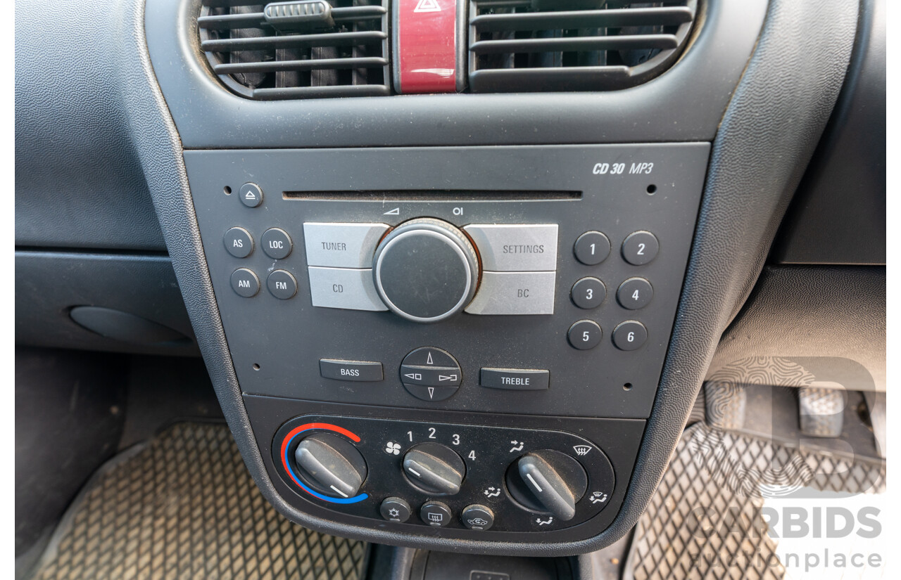 4/2011 Holden Combo XC MY10 Van White 1.4L