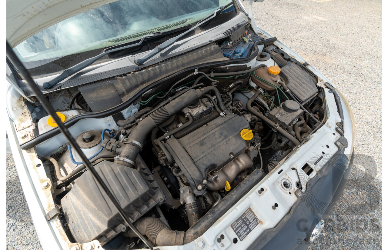4/2011 Holden Combo XC MY10 Van White 1.4L