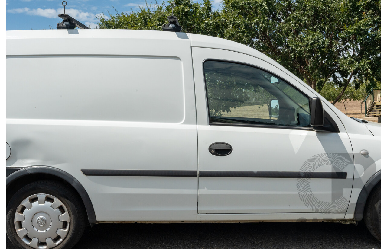 4/2011 Holden Combo XC MY10 Van White 1.4L