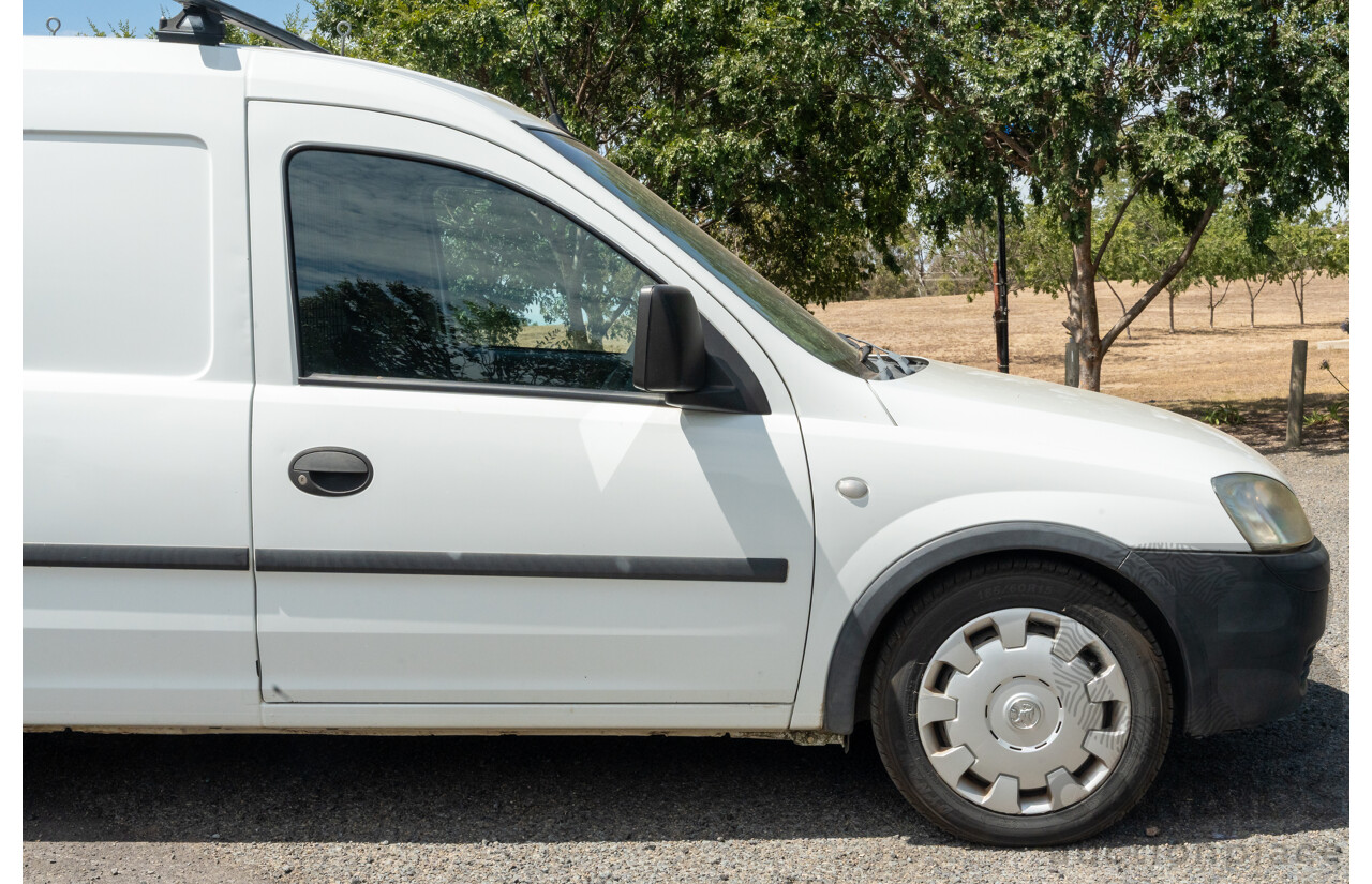 4/2011 Holden Combo XC MY10 Van White 1.4L