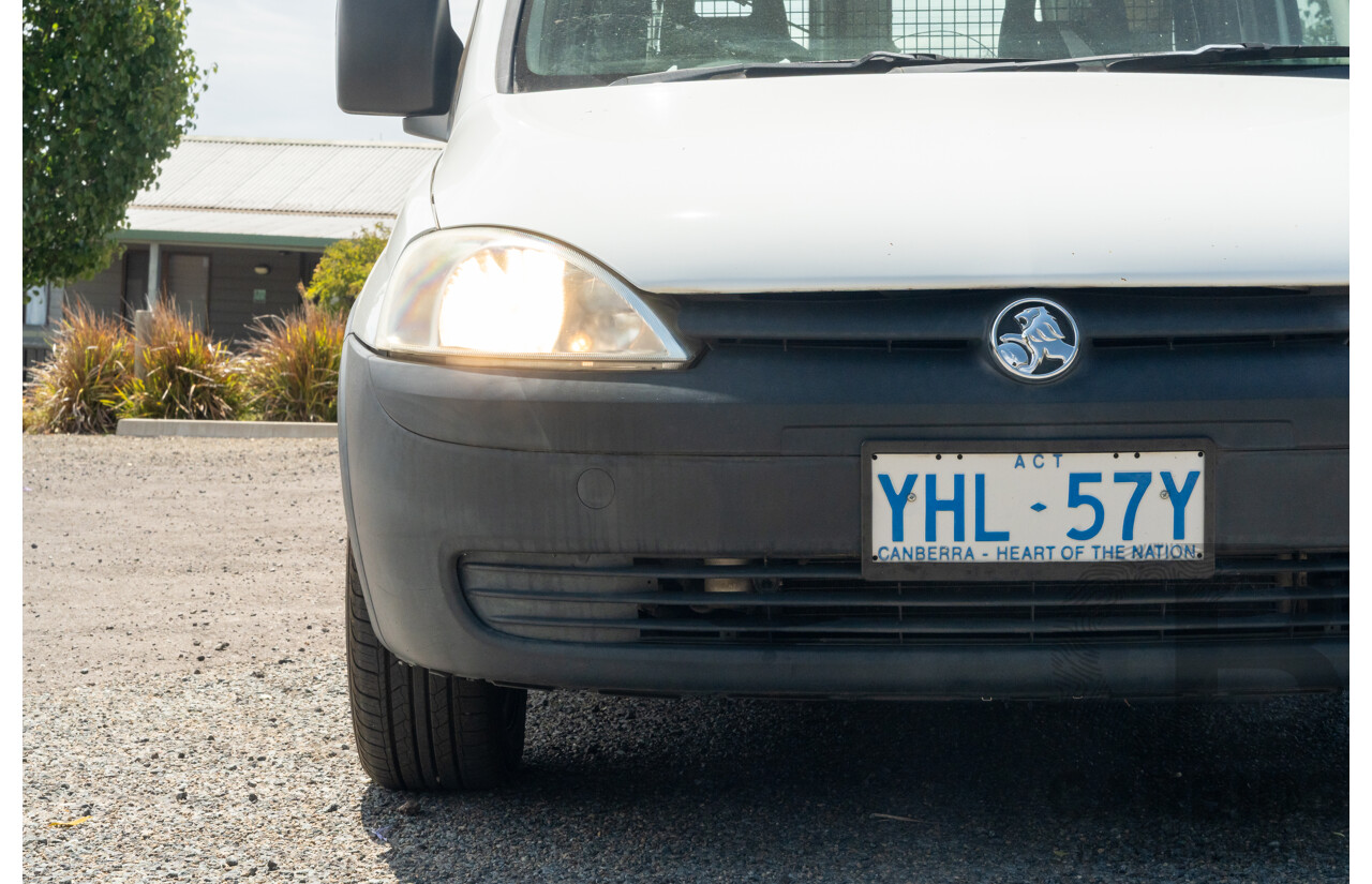 4/2011 Holden Combo XC MY10 Van White 1.4L