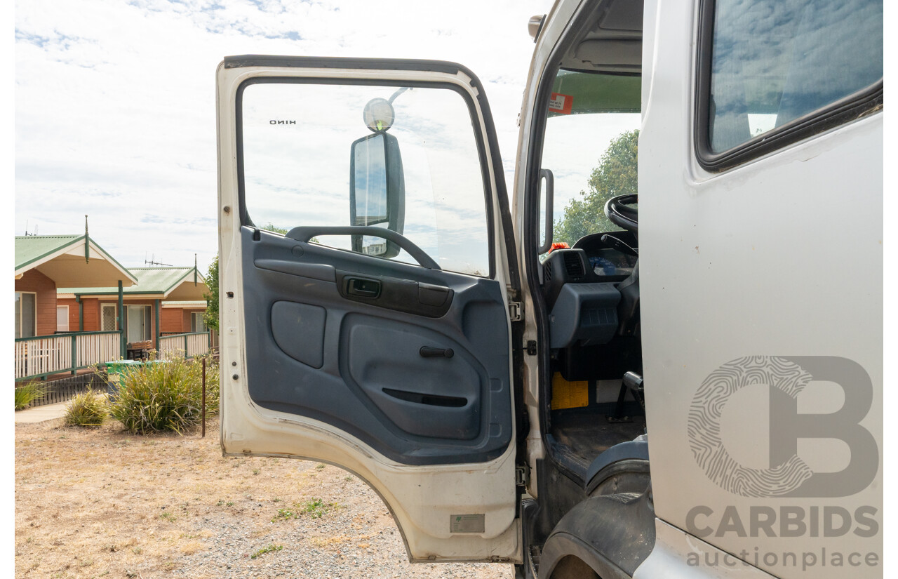 10/2003 Hino GH1J 500 Series Medium Duty Garbage Truck (Dual Control) 2d Cab Chassis Silver Turbo Diesel 6cyl - Automatic
