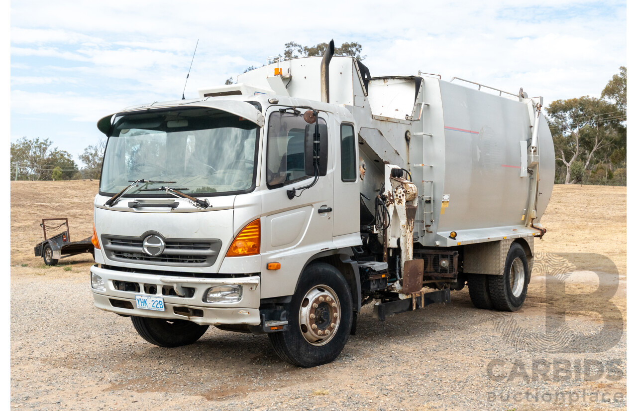 10/2003 Hino GH1J 500 Series Medium Duty Garbage Truck (Dual Control) 2d Cab Chassis Silver Turbo Diesel 6cyl - Automatic