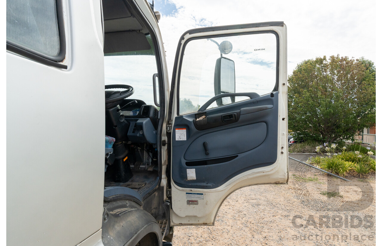 10/2003 Hino GH1J 500 Series Medium Duty Garbage Truck (Dual Control) 2d Cab Chassis Silver Turbo Diesel 6cyl - Automatic