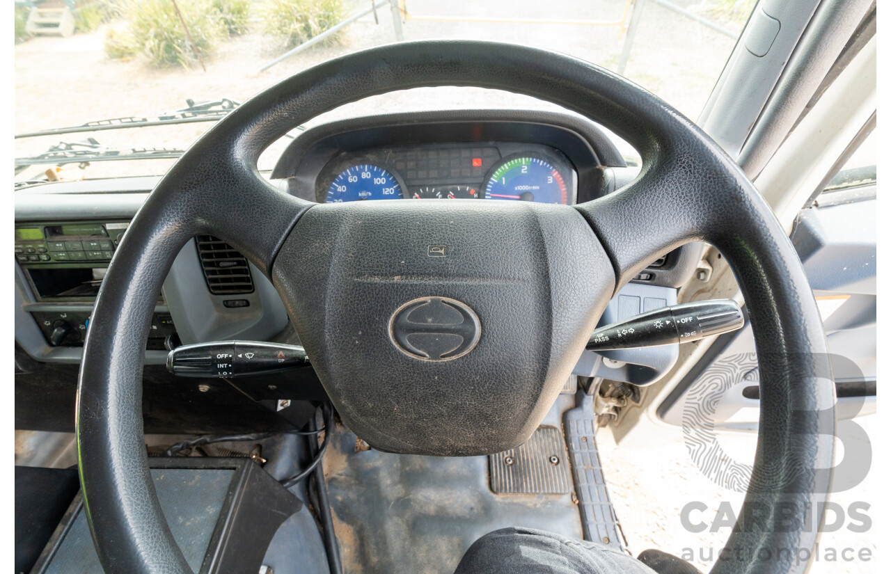 10/2003 Hino GH1J 500 Series Medium Duty Garbage Truck (Dual Control) 2d Cab Chassis Silver Turbo Diesel 6cyl - Automatic