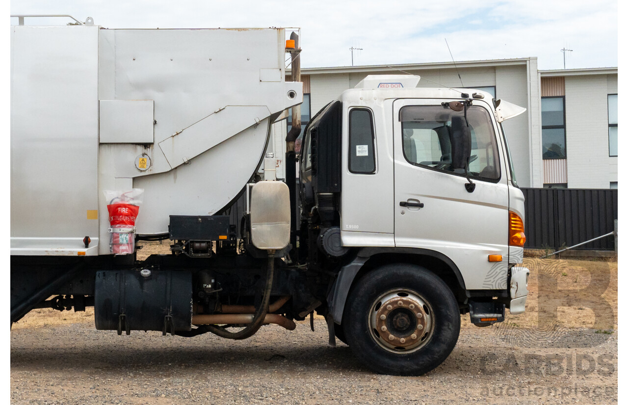 10/2003 Hino GH1J 500 Series Medium Duty Garbage Truck (Dual Control) 2d Cab Chassis Silver Turbo Diesel 6cyl - Automatic