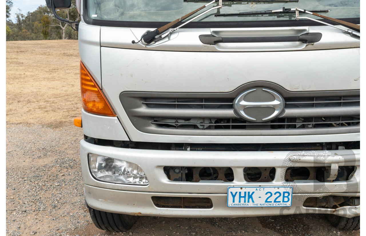 10/2003 Hino GH1J 500 Series Medium Duty Garbage Truck (Dual Control) 2d Cab Chassis Silver Turbo Diesel 6cyl - Automatic