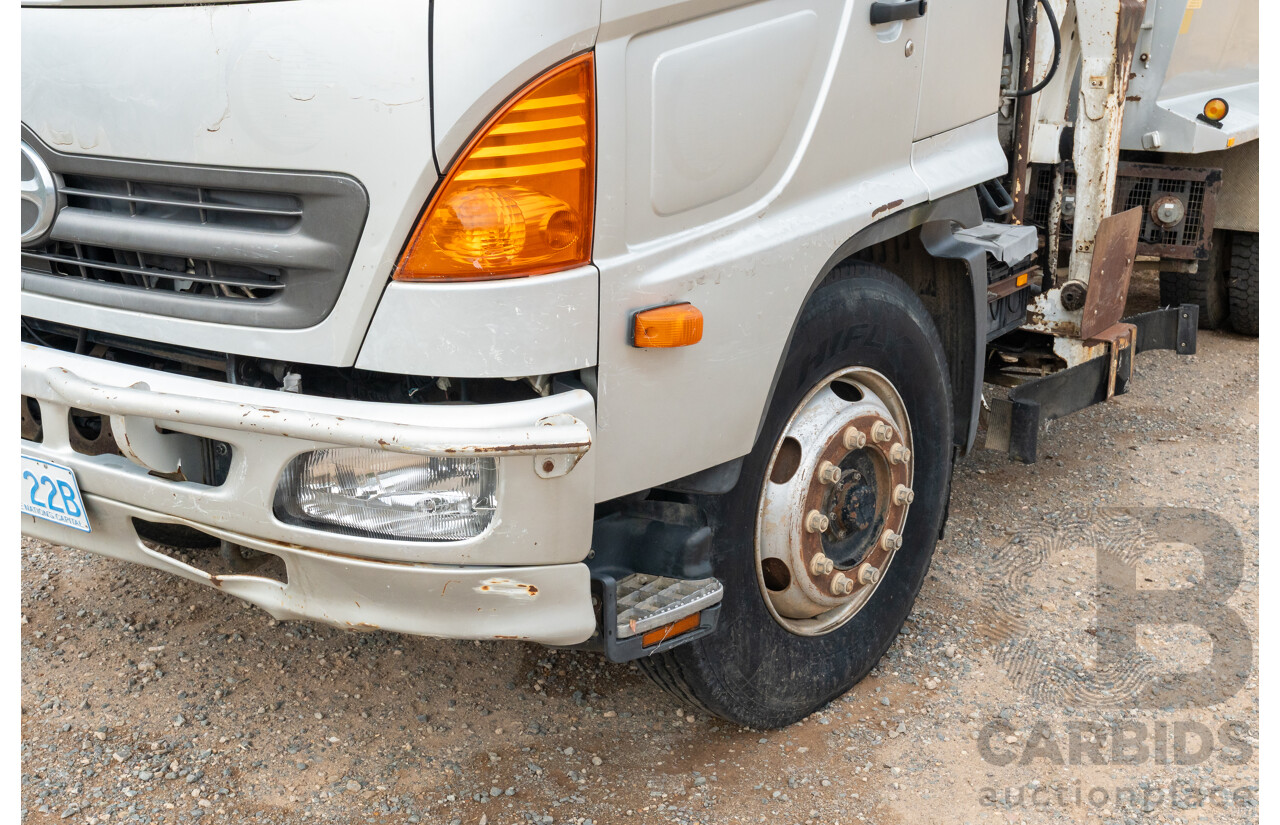 10/2003 Hino GH1J 500 Series Medium Duty Garbage Truck (Dual Control) 2d Cab Chassis Silver Turbo Diesel 6cyl - Automatic
