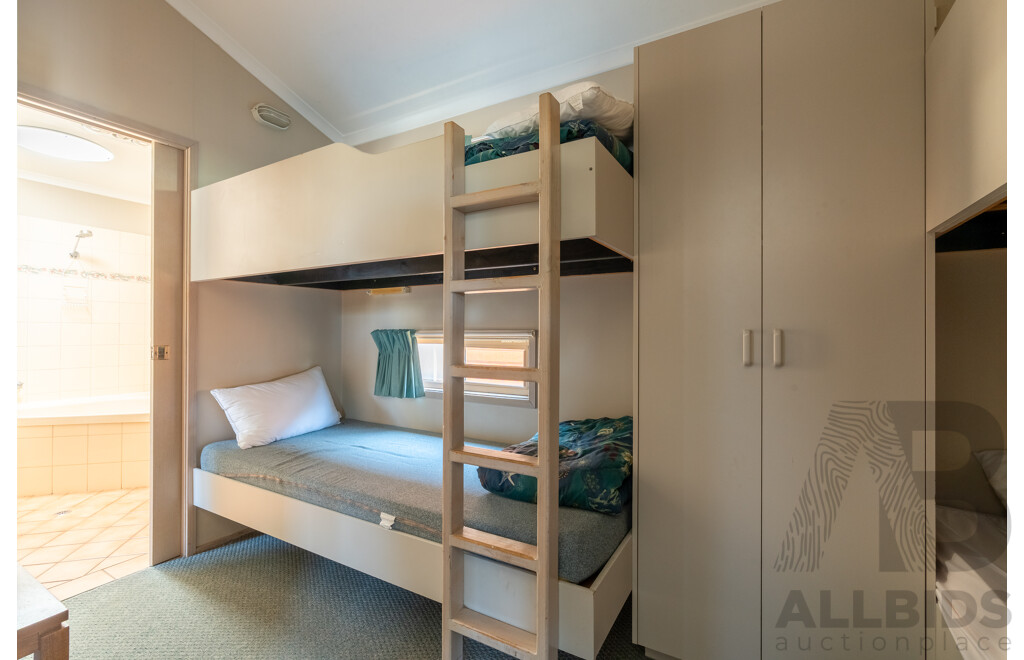 Alvannex Pty Ltd Demountable/Movable Dwelling - 48 Square Meters - Spa Villa - Cabin 411