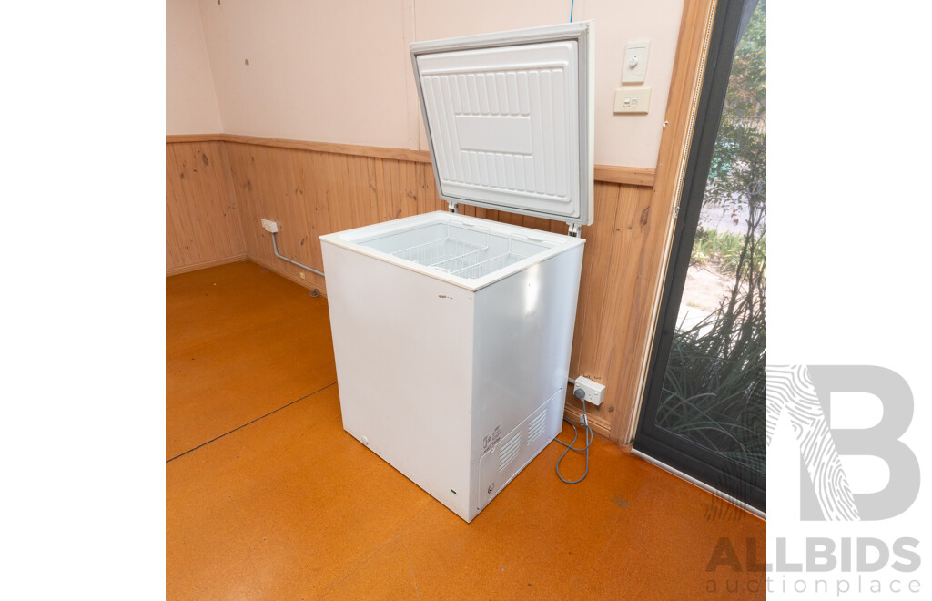 Westinghouse 200L Chest Freezer - H210F