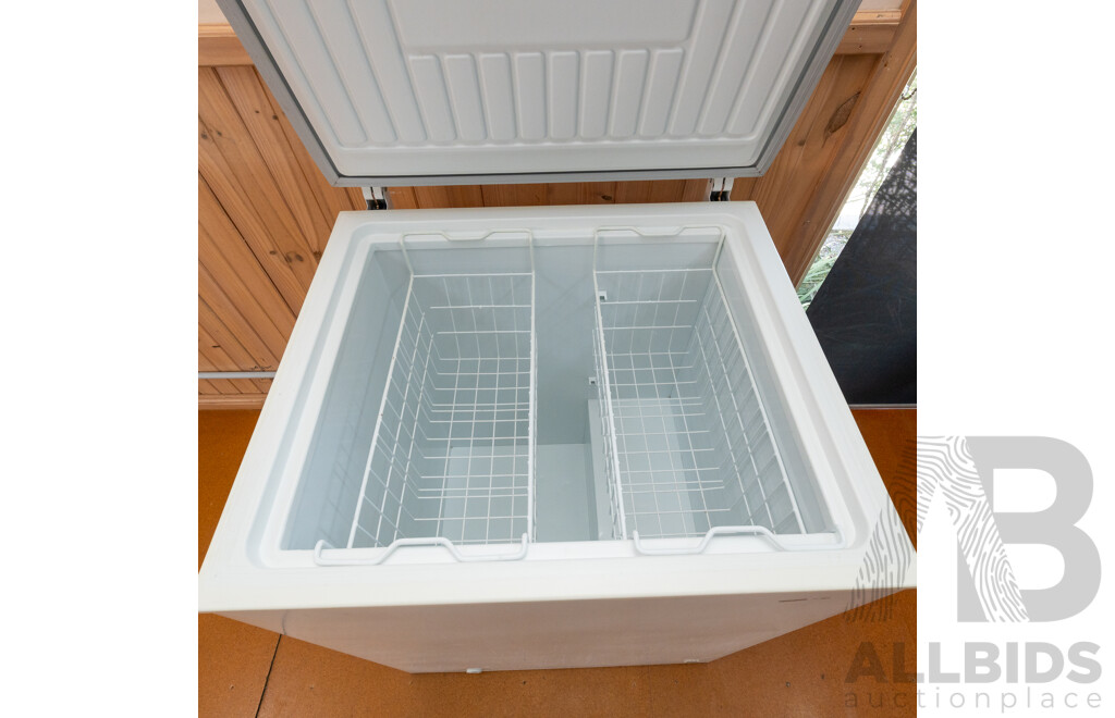 Westinghouse 200L Chest Freezer - H210F