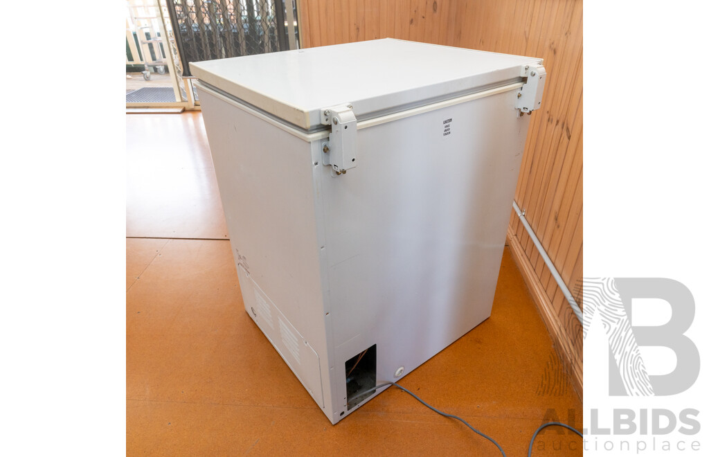 Westinghouse 200L Chest Freezer - H210F
