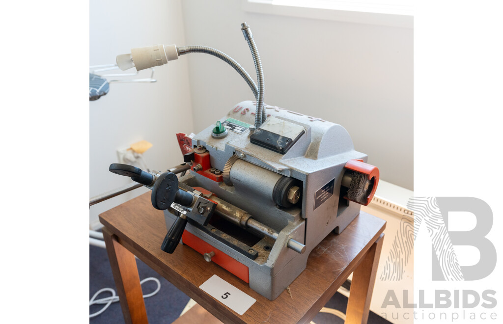 Elis US-102X Electric Key Duplicating Machine and Timber Stand