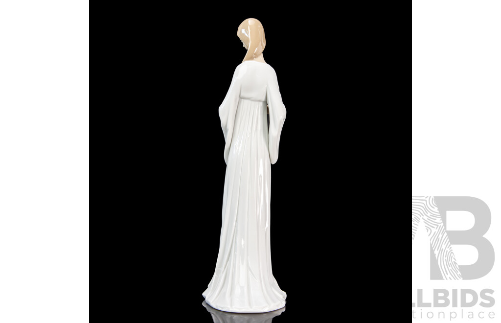 Lladro 6379 Love Porcelain Figure