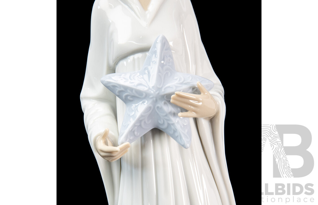 Lladro 6378 'Begining and End'  Porcelain Figure
