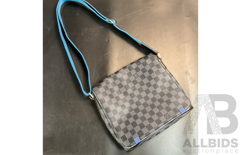 Men's Damier Messenger Bag  Branded Louis Vuitton