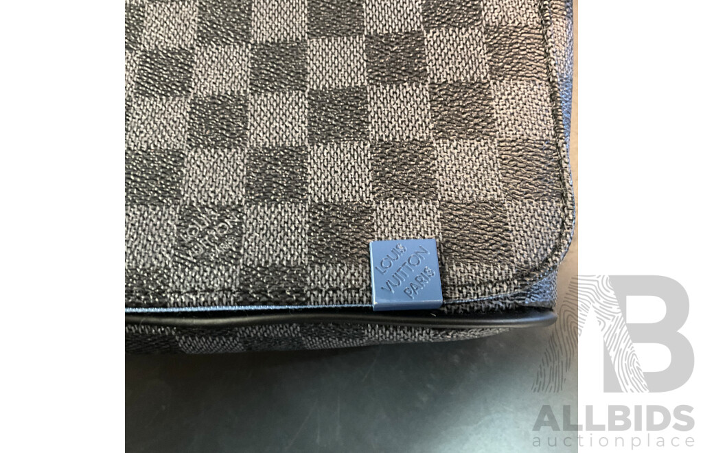 Men's Damier Messenger Bag  Branded Louis Vuitton