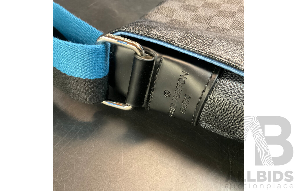 Men's Damier Messenger Bag  Branded Louis Vuitton