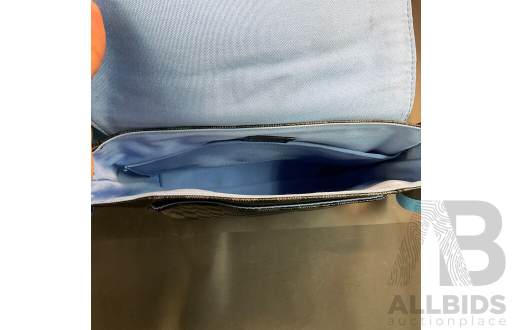 Men's Damier Messenger Bag  Branded Louis Vuitton