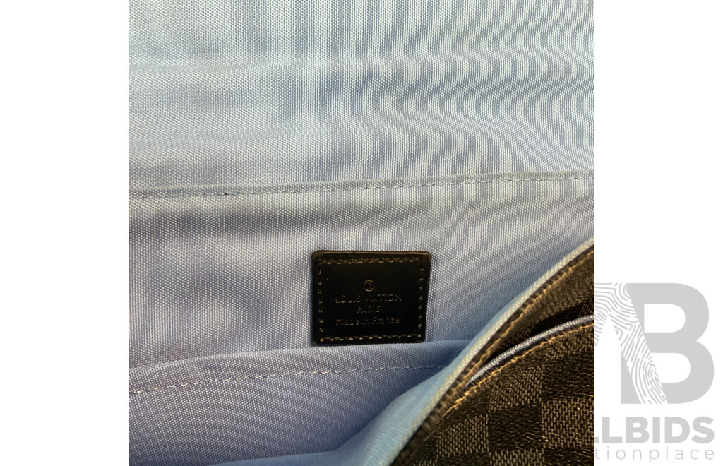Men's Damier Messenger Bag  Branded Louis Vuitton