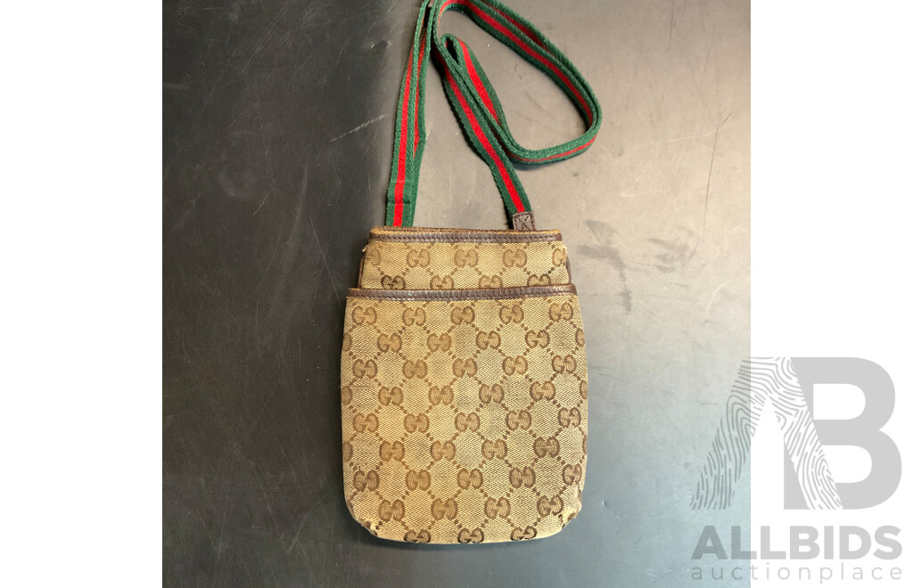 Canvas Shoulder Bag Branded Gucci & Margot Keyring Pouch Branded Oroton