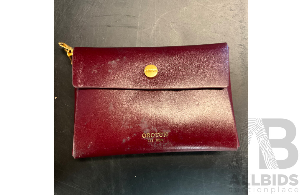 Canvas Shoulder Bag Branded Gucci & Margot Keyring Pouch Branded Oroton