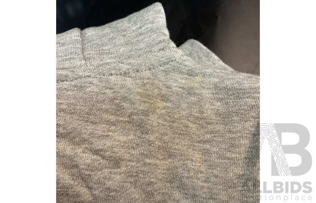 Nike Women's Sportswear Club Fleece Full Zip Hoodie Size XS & White Pants Size S & 2 Pairs of Socks