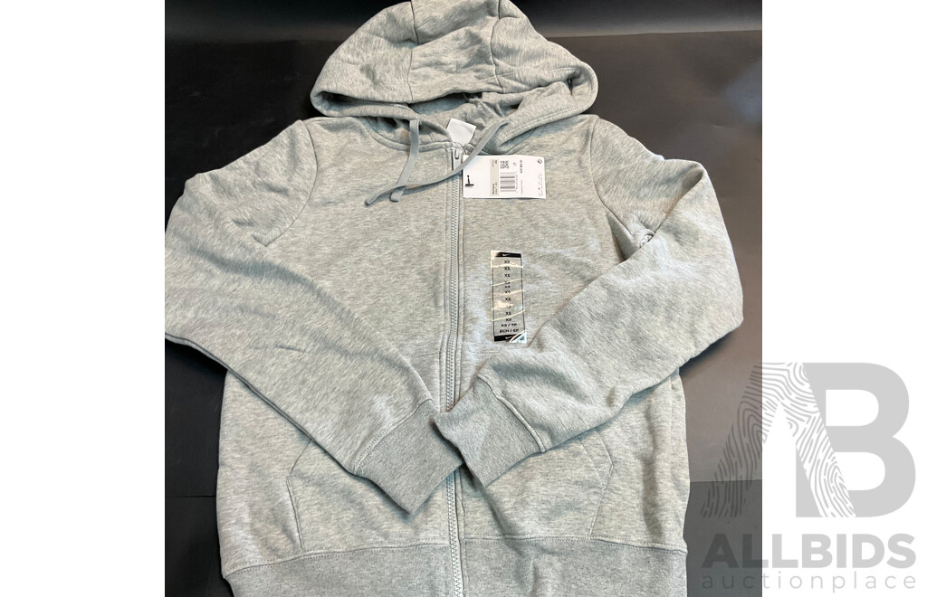 Nike Women's Sportswear Club Fleece Full Zip Hoodie Size XS & White Pants Size S & 2 Pairs of Socks