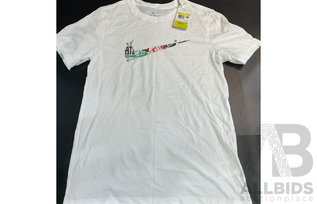 Nike, New Balance T-shirt & Shorts - Lot of 3