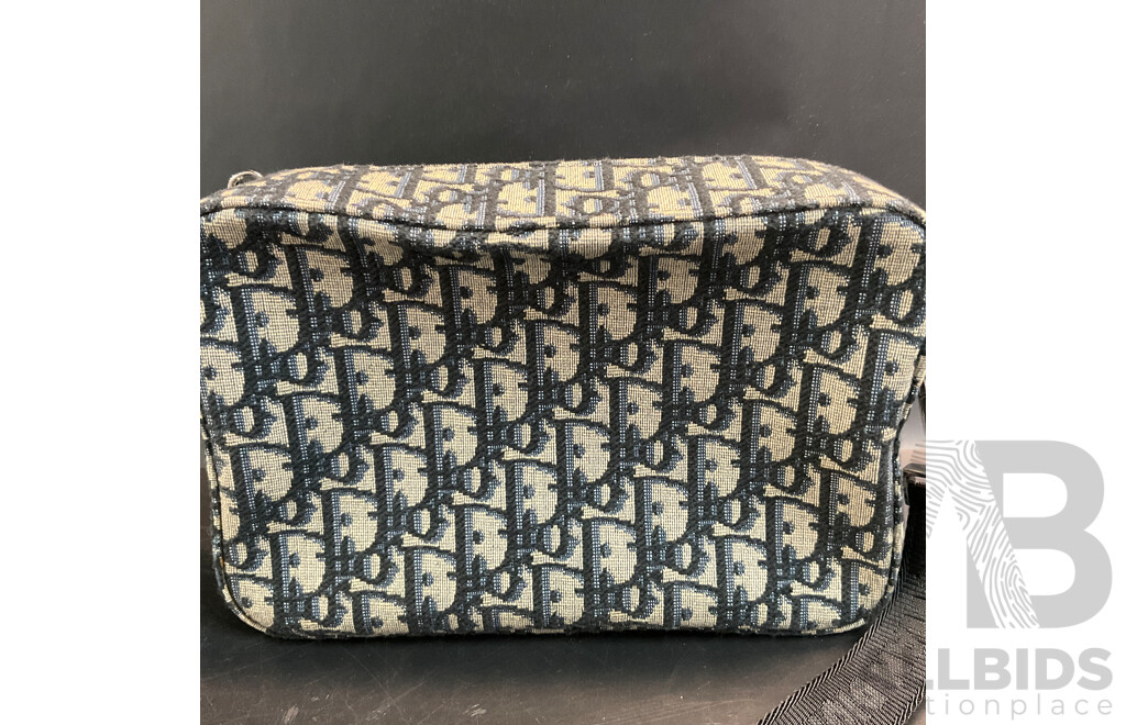 Logo Safari Messenger Bag Branded Dior
