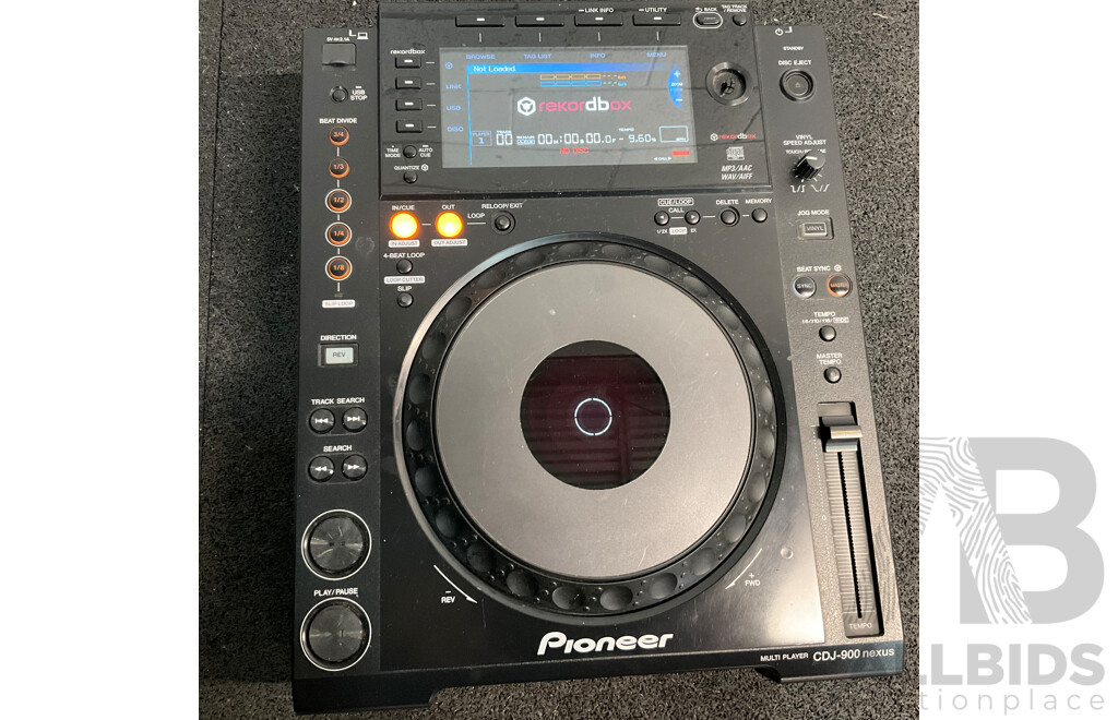 Pioneer CDJ900NXS NEXUS Digital Media Player (Black) in Carry Bag