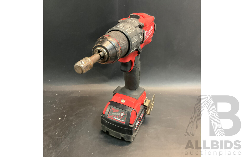 Milwaukee M18FPD2 Cordless Drill /Driver with 5.0Ah Battery