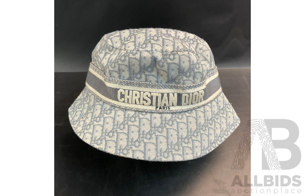 Bucket Hat Branded Chritian Dior