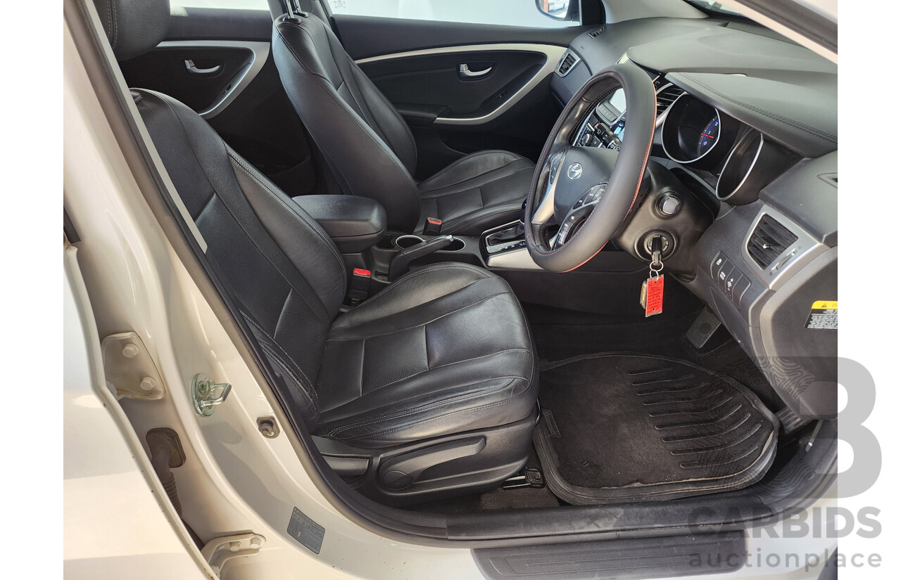4/2014 Hyundai i30 Trophy GD MY14 5d Hatchback White 1.8L