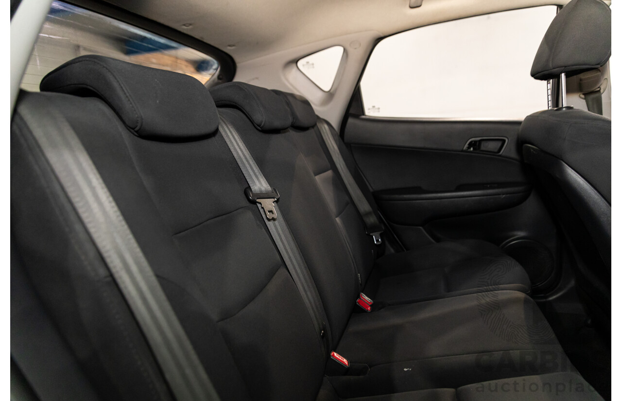 10/2011 Hyundai i30 SX FD MY11 5d Hatchback Silver 2.0L