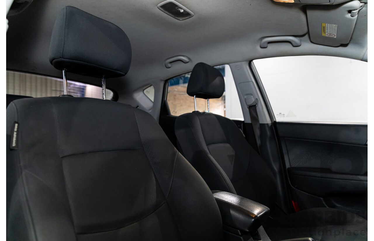 10/2011 Hyundai i30 SX FD MY11 5d Hatchback Silver 2.0L