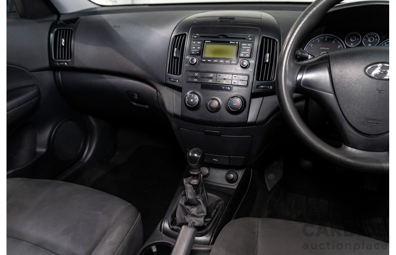 10/2011 Hyundai i30 SX FD MY11 5d Hatchback Silver 2.0L