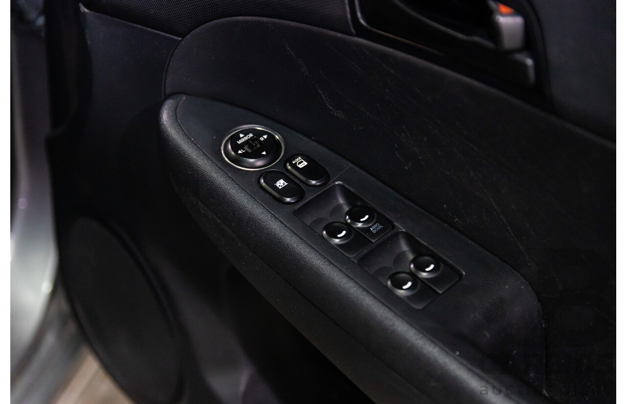 10/2011 Hyundai i30 SX FD MY11 5d Hatchback Silver 2.0L