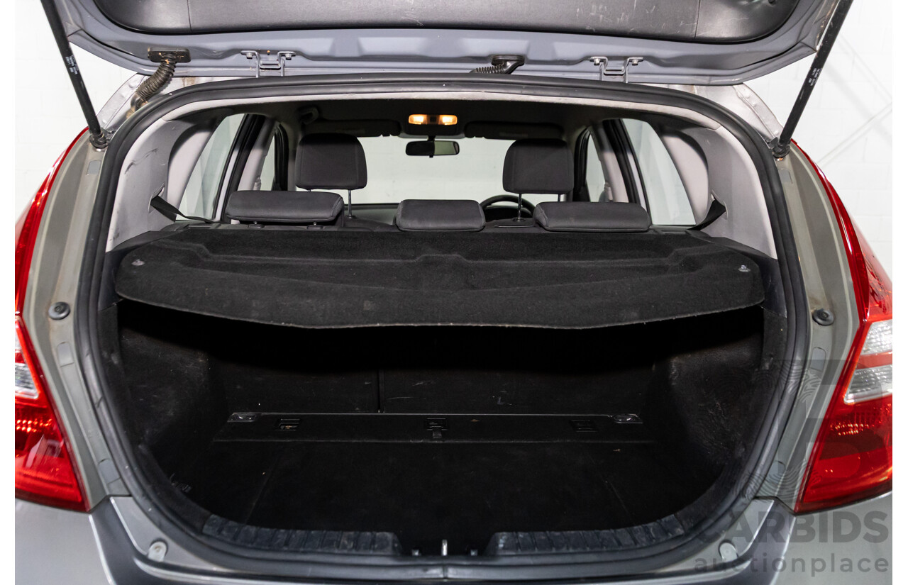 10/2011 Hyundai i30 SX FD MY11 5d Hatchback Silver 2.0L