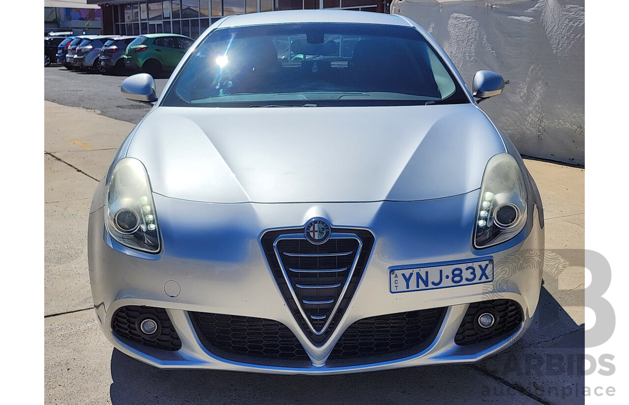 8/2013 Alfa Romeo Giulietta Distinctive  5d Hatchback Silver 1.4L