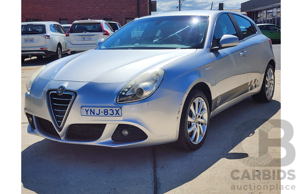 8/2013 Alfa Romeo Giulietta Distinctive  5d Hatchback Silver 1.4L