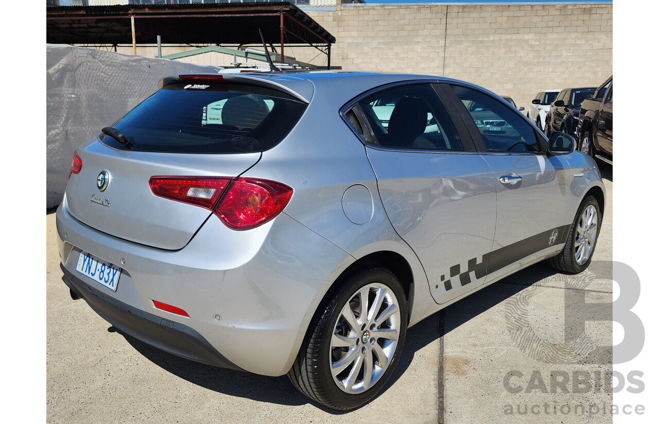8/2013 Alfa Romeo Giulietta Distinctive  5d Hatchback Silver 1.4L