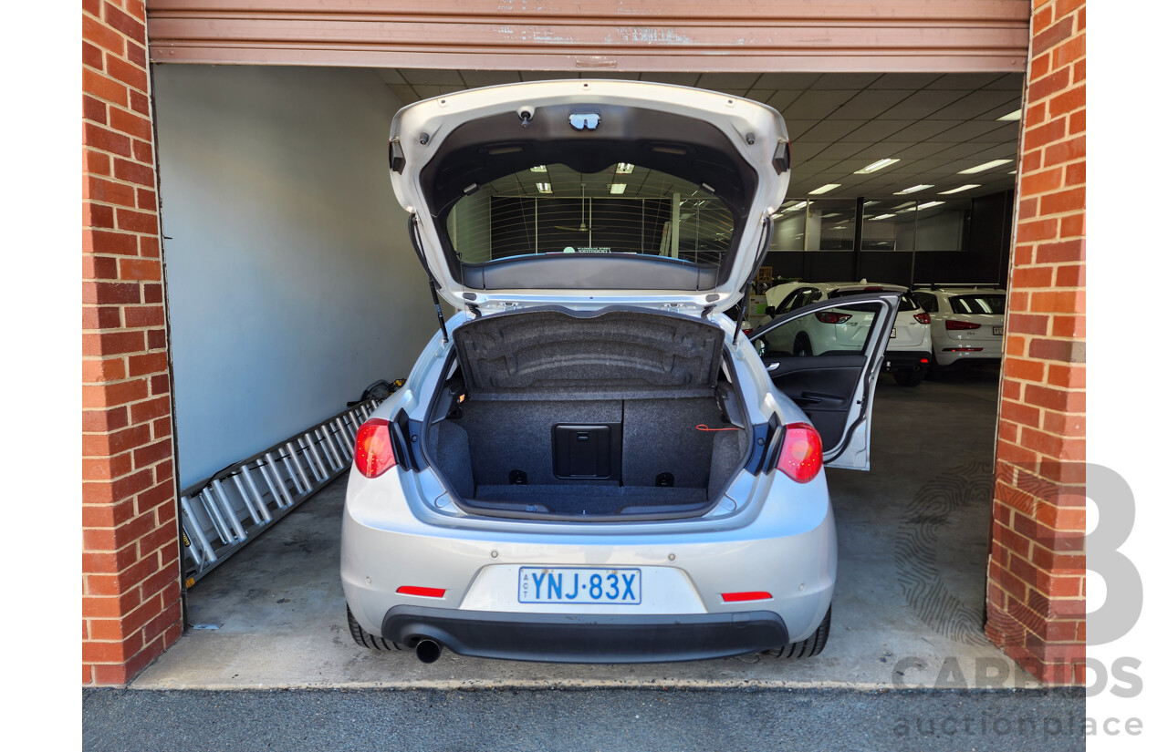 8/2013 Alfa Romeo Giulietta Distinctive  5d Hatchback Silver 1.4L